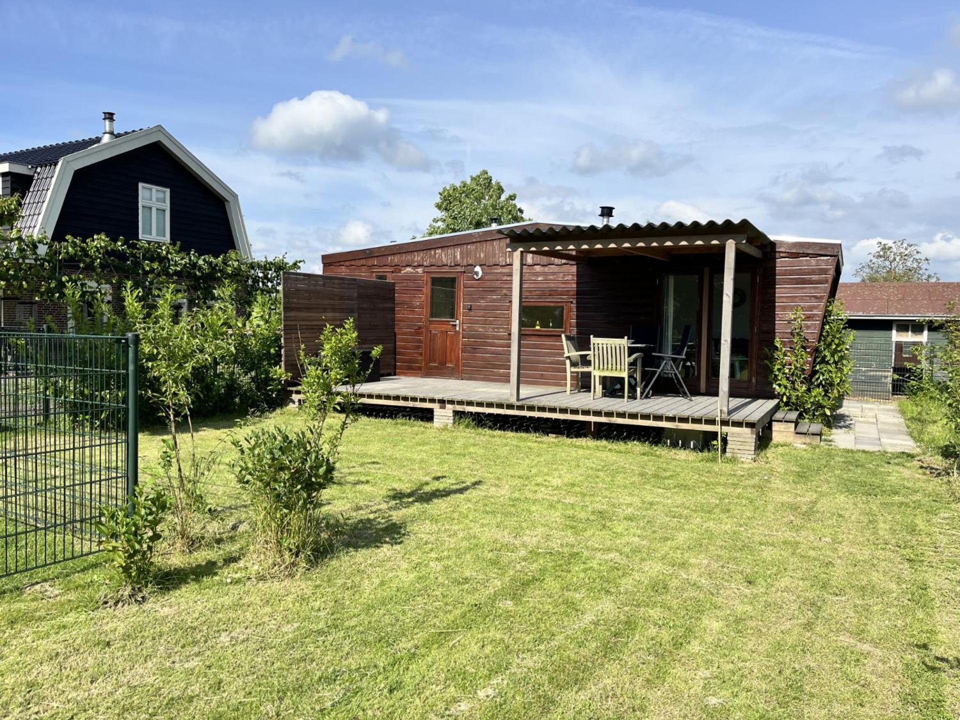 Vrijstaand Chalet Met Veel Buitenruimte En Veranda Zuid-Scharwoude Экстерьер фото